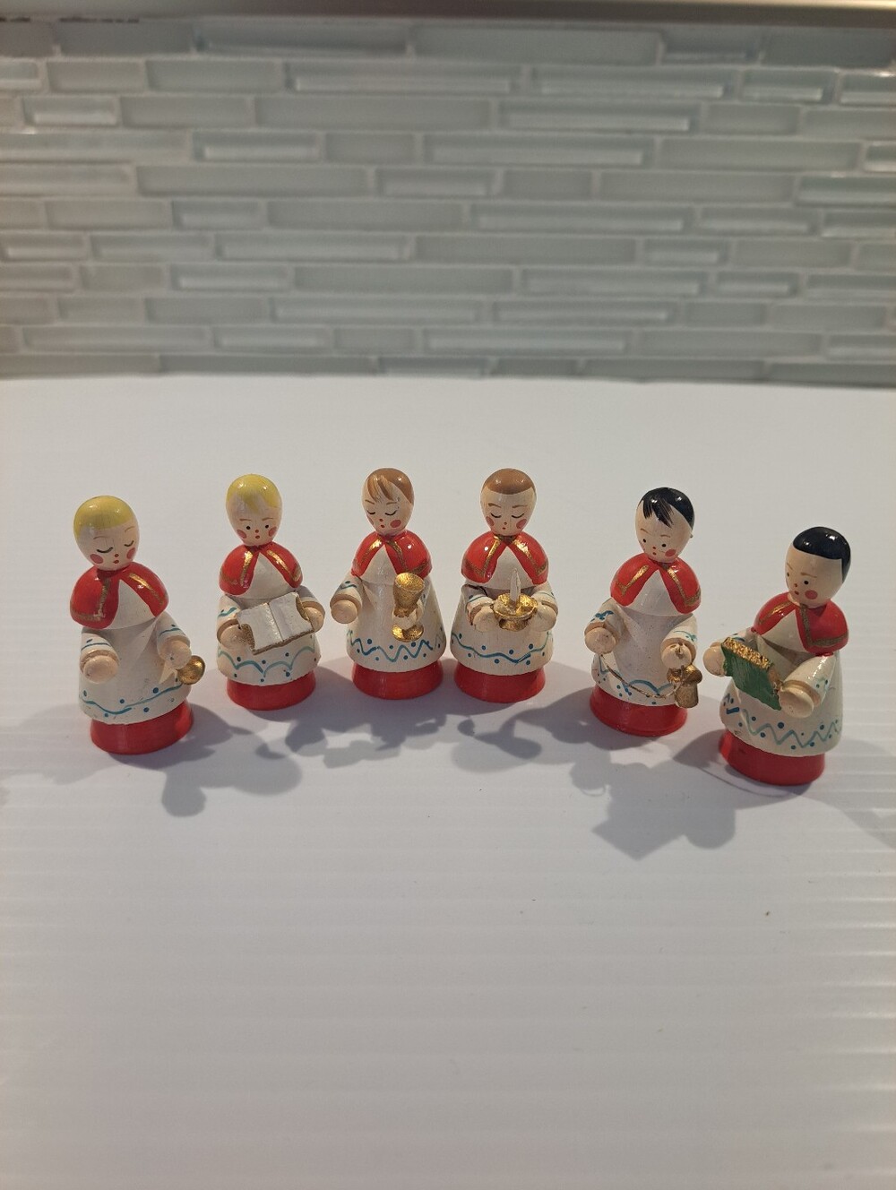 6 Vtg Wooden Christmas Carolers
